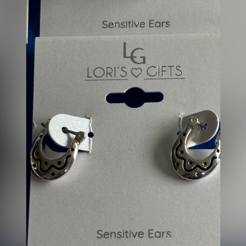Lori’s Gifts Set of 4 Hoop Earrings: Two-Tone and Silver Huggie - Picture 6 of 6